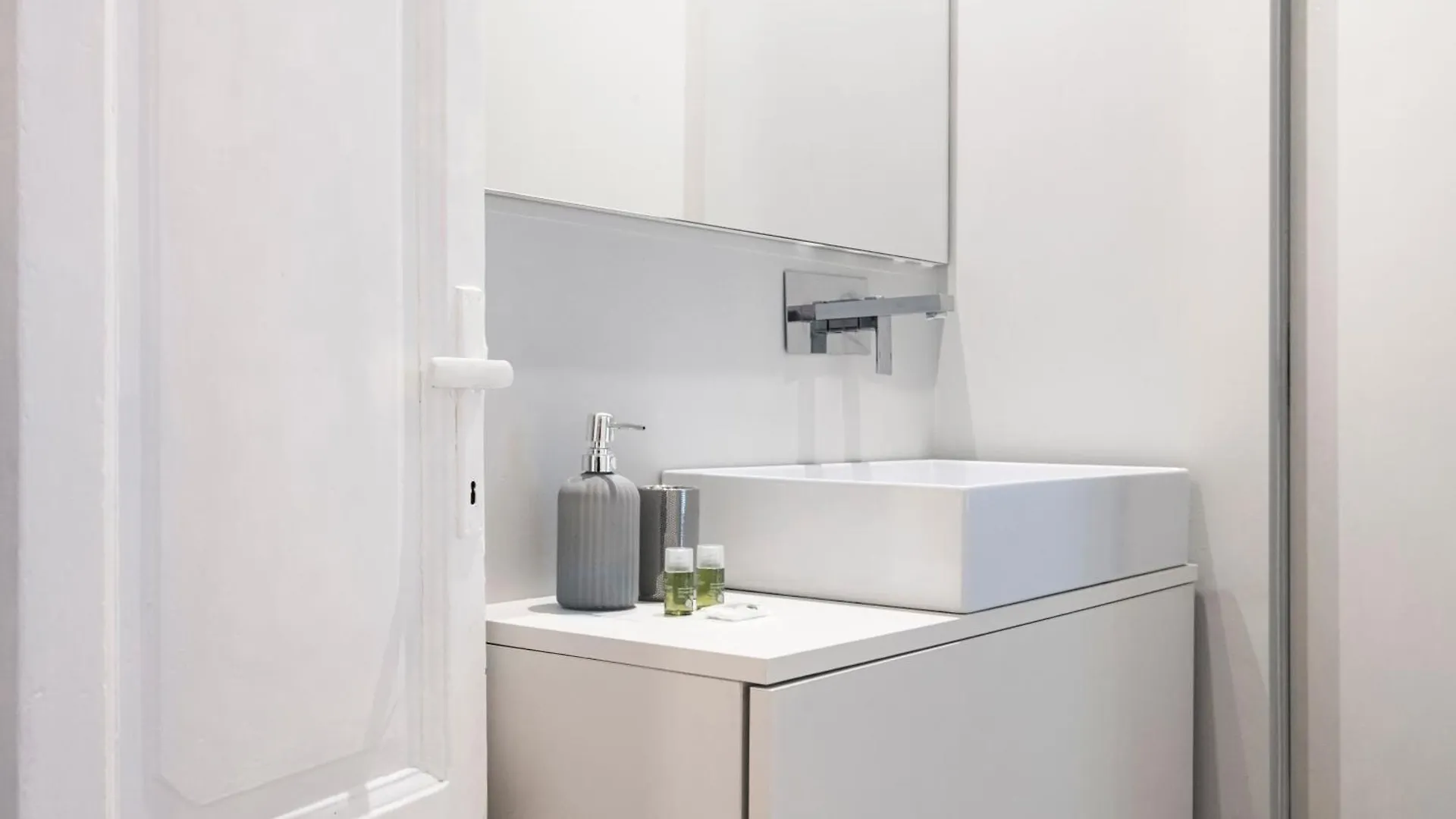 Easylife - Beautiful Apartment In Sarpi Milan